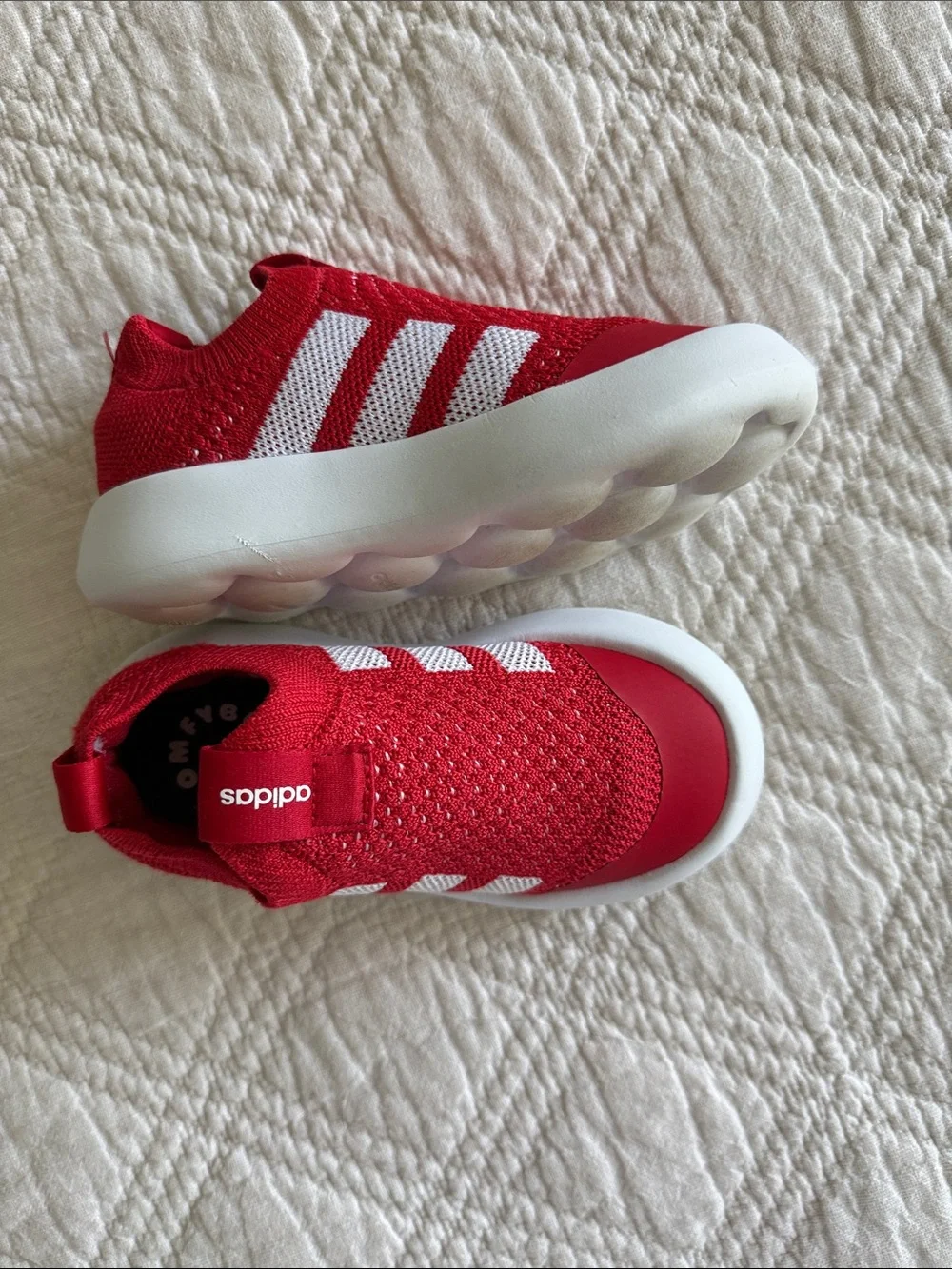 adidas bubble comfy UNISEX Kids Red Slip-On Athletic Shoes 10T